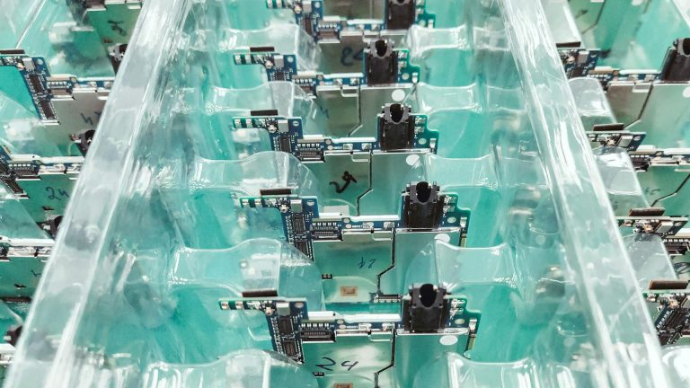 Qui fabrique Jeken : distribution, conception et chaîne de production